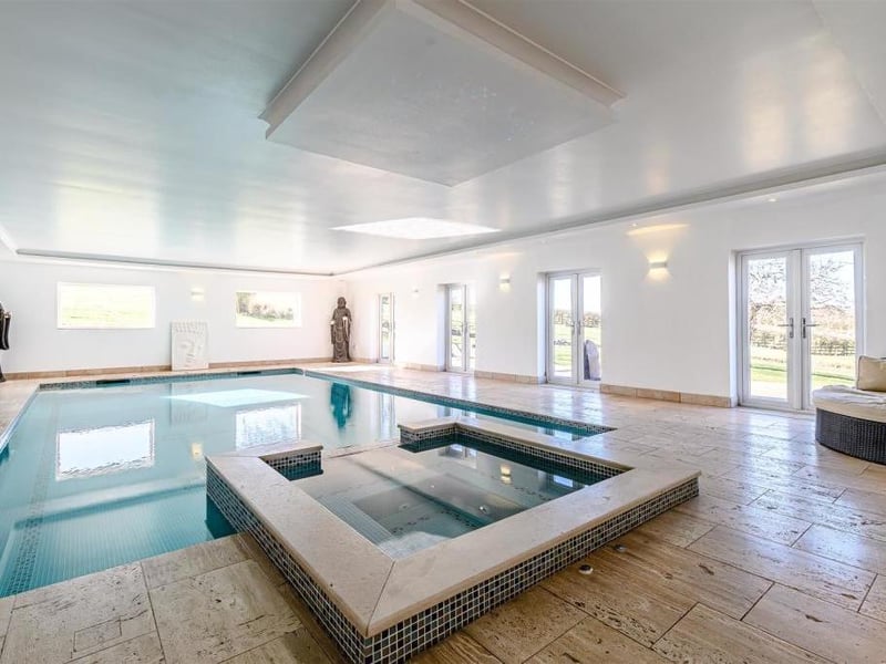 Picture: Rightmove/Fine And Country, Rugby