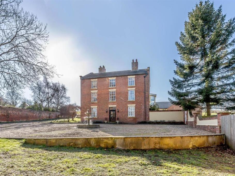 Picture: Rightmove/Fine And Country, Rugby