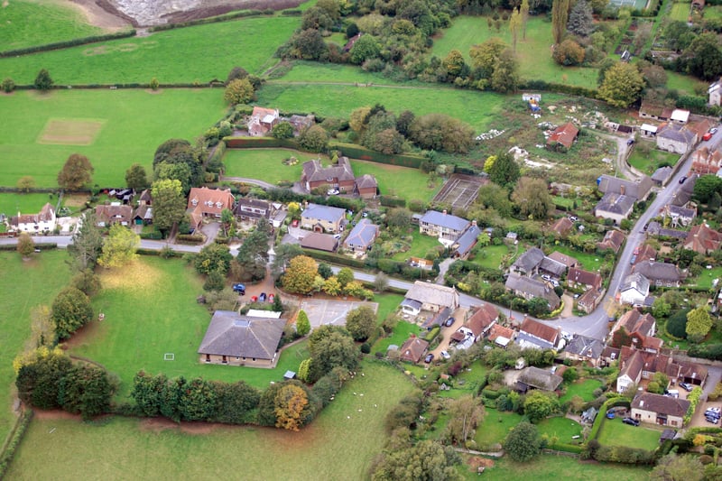 HOR 081011 Aerial photo. Amberley. The school is bottom left. photo by derek martin ENGSNL00120111010104800