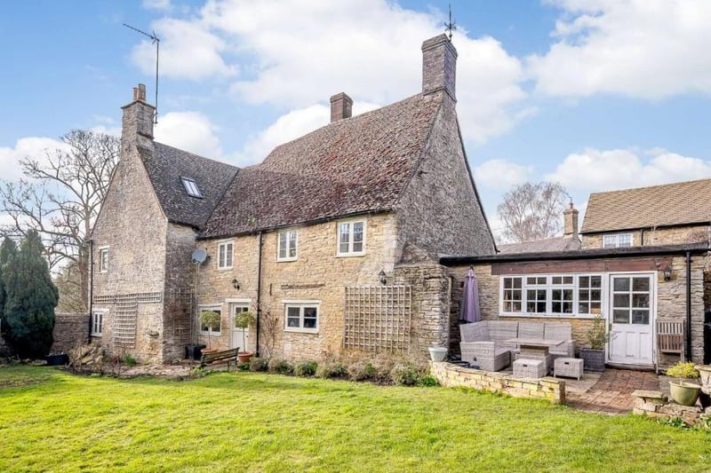 An attractive grade II listed property - Ivy Cottage - has come on the marketin thevillage of Aynho near Banbury.