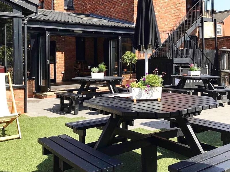 The Old House on the Wellingborough Road in Northampton have a stunning garden with an outdoor bar! To make a reservation, call 01604 633855.