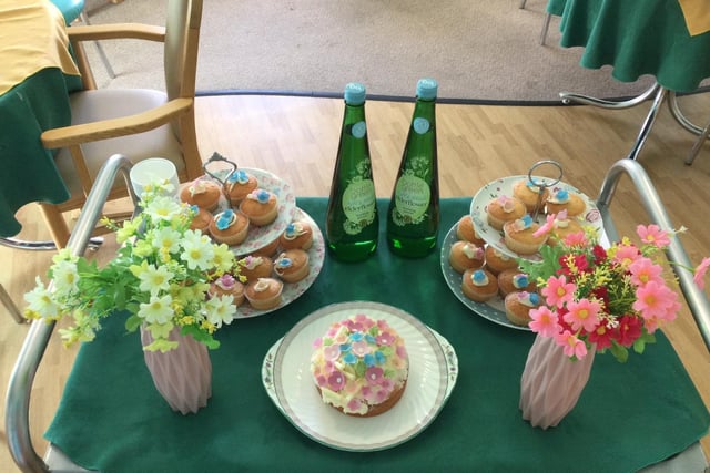 Edible flowers were also involved when decorating cakes