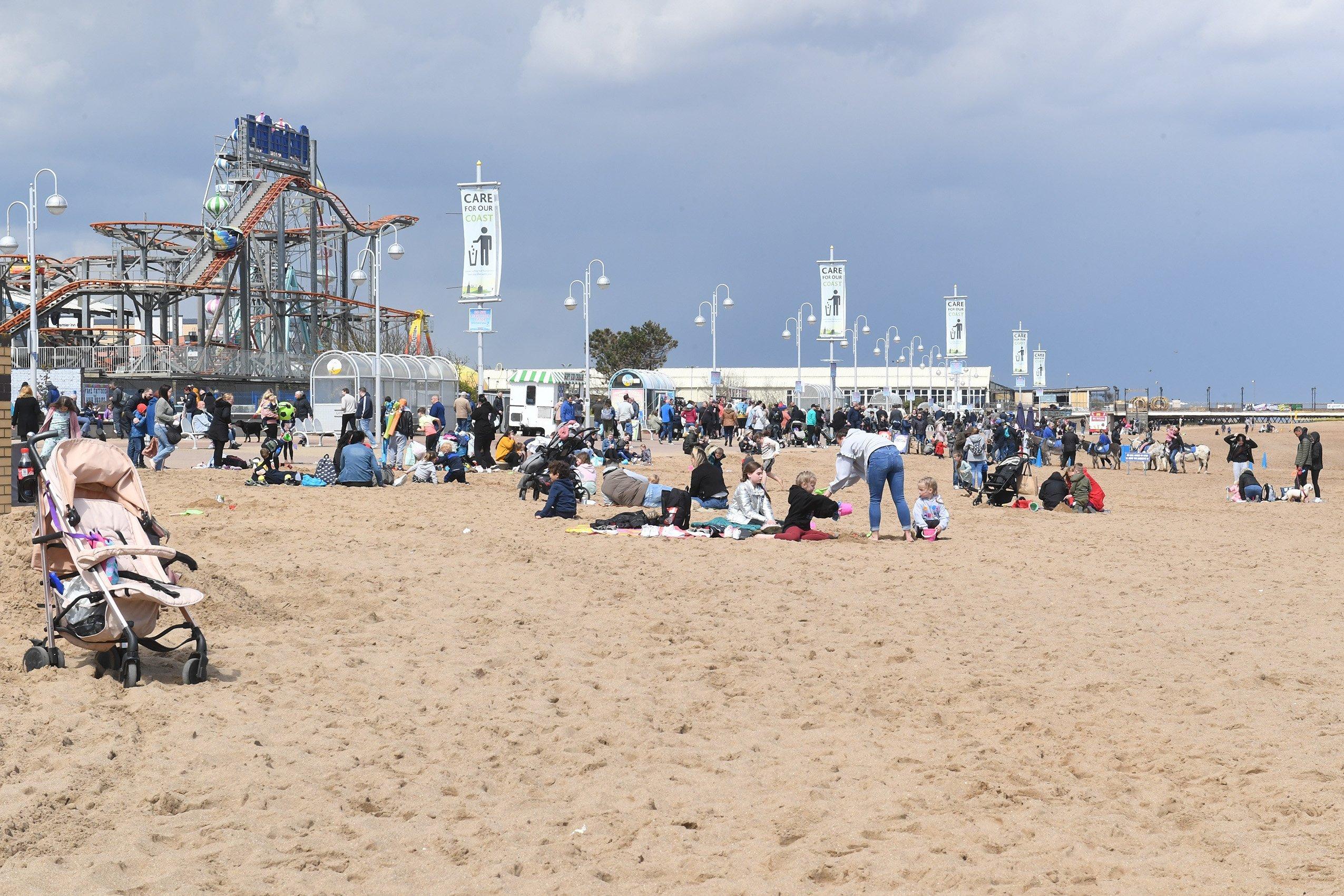 May bank holiday weekend on Skegness beach. ANL-210405-134123001
