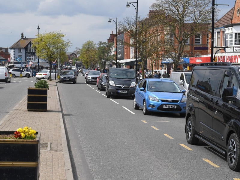 The town centre in Skegness was busy with traffic May bank holiday weekend. ANL-210405-133943001