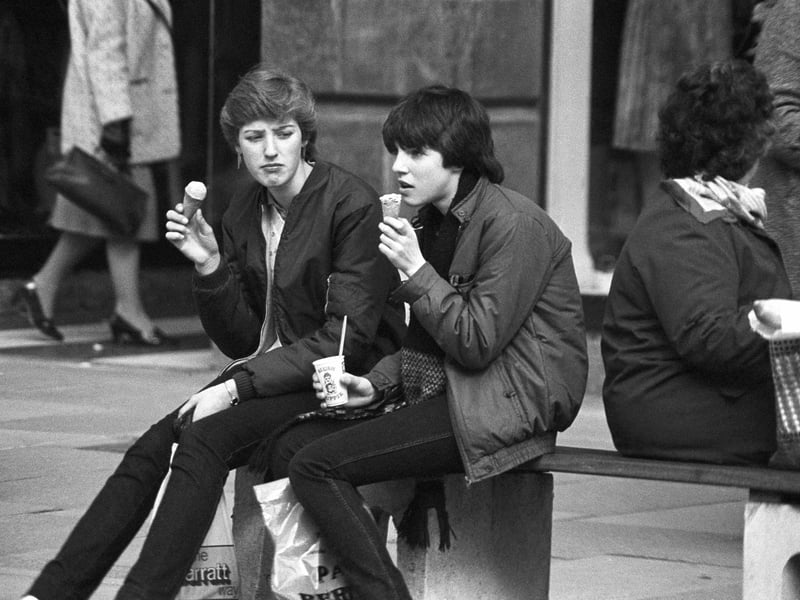 Chris Porsz has never been able to trace the girls enjoying ice creams in this picture. Do you recognise them?