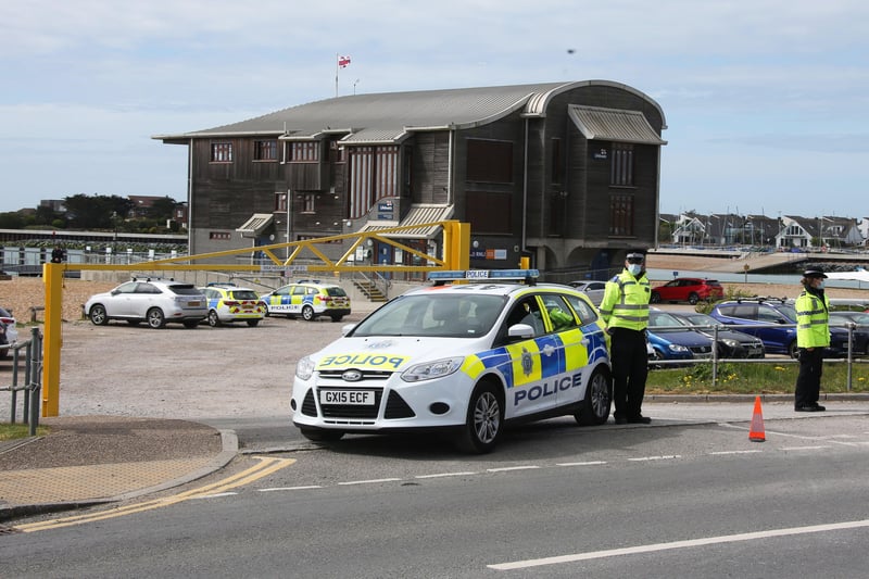 Sussex Police on the scene SUS-211105-115513001