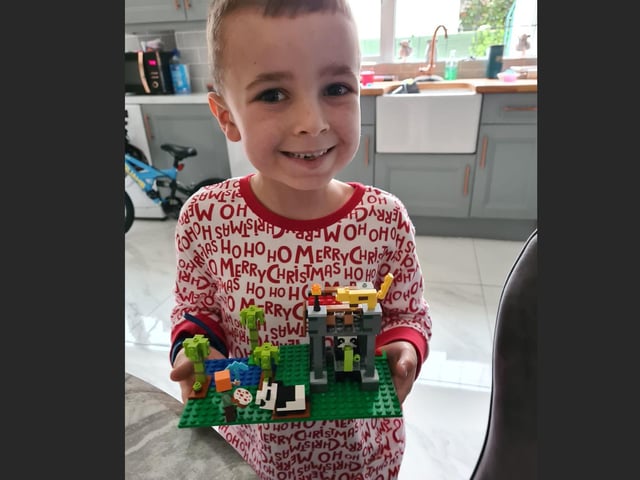 Niamh Beck - Ollie age 6.. minecraft lego
