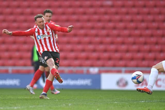 Sunderland player Aiden McGeady shoots to score the second Sunderland goal during the Sky Bet League One match between Sunderland and Oxford United.