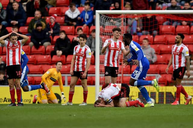 Sunderland sit fifth after Gillingham's late goal