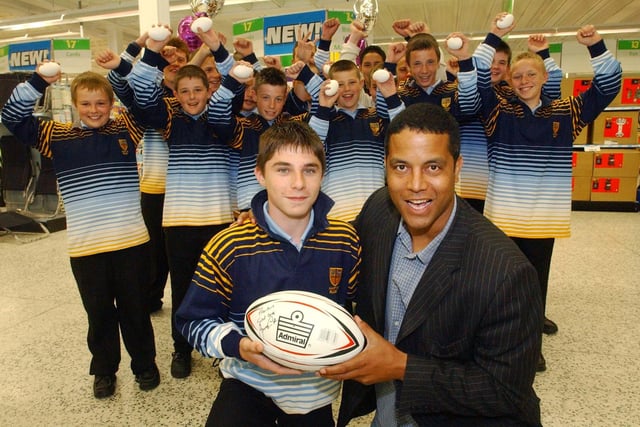 Jeremy Guscott, an England rugby superstar, met these young players from Boldon at Asda in 2005. Jeremy presented Gladiators from 1997.