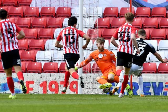 Sunderland shipped three goals to Accrington Stanley as their winless run extended to six games