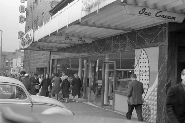 Bis Bar in Park Lane in April 1965.