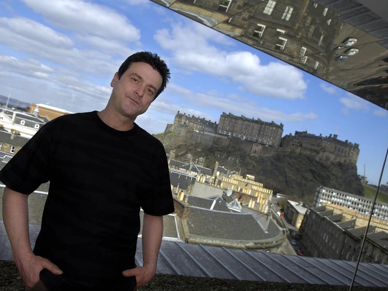 10/04/06: Ex Bay City Roller Les McKeown holds a press conference to launch a series of concerts which will see the likes of the Bay City Rollers on the same stage as The Glitter band, T Rex, and Alvin stardust to raise funds for local children's charities.