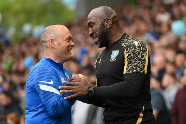 Sunderland manager Alex Neil and Sheffield Wednesday manager Darren Moore. (Photo by Michael Regan/Getty Images)