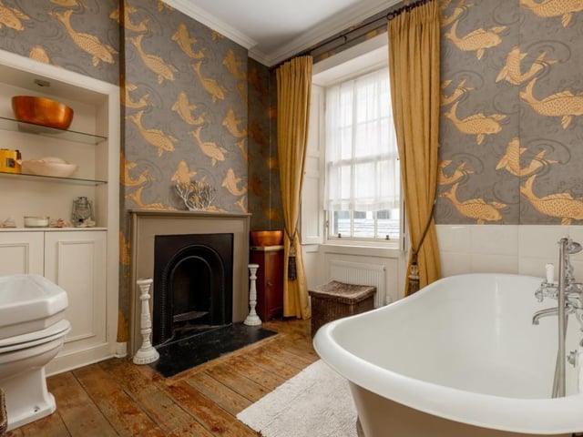Family bathroom.
