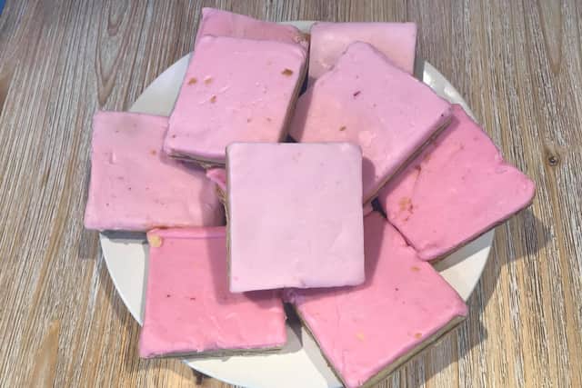 Did you ever see anything sweeter than a pink slice?