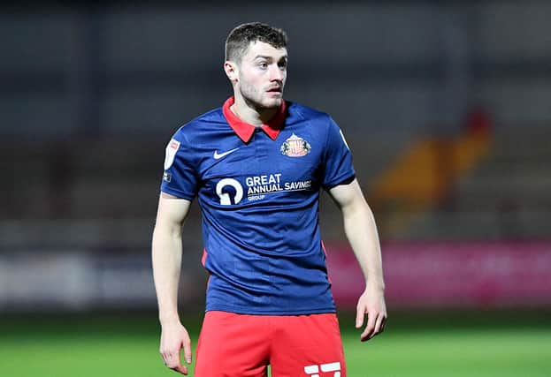 Elliot Embleton completed a loan move to Blackpool on deadline day