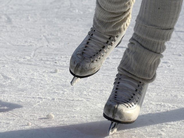 A day of action in the fresh air will help you make sure you have a good sleep for Santa's visit. Get your hats and gloves on and hit the ice rink.