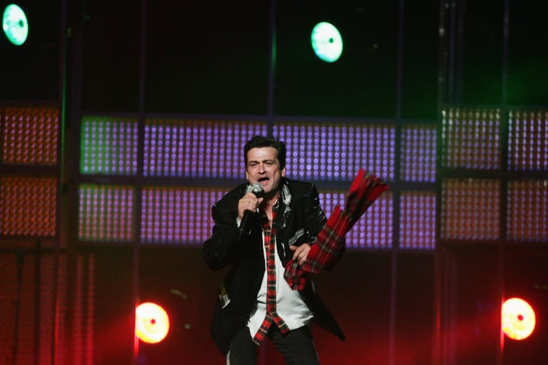 Les McKeown performs at the Countdown Spectacular 2 at Acer Arena on August 24, 2007 in Sydney, Australia.