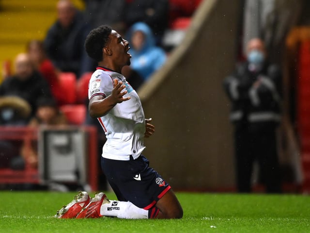 Position difference: -1.  W: 4. D: 5. L: 7. Goals for/against: 14/15. Total points: 17.