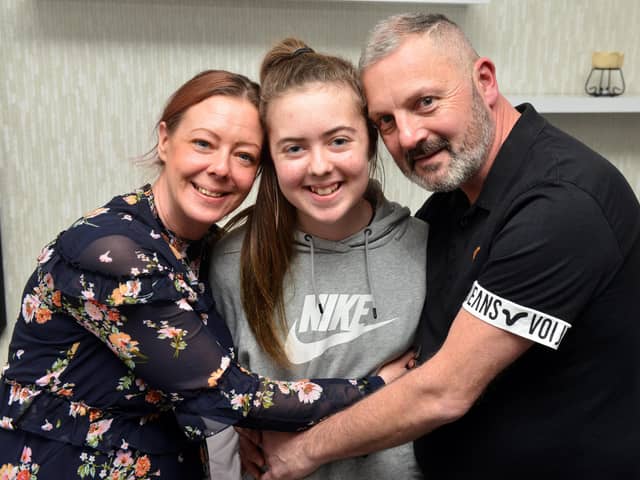 Kayleigh Llewellyn with parents Sonia Llewellyn and Shaun Sidney.