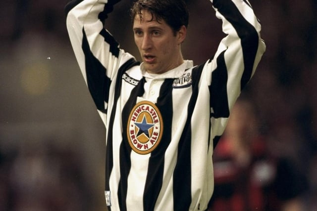 Gosforth-born Robbie Elliot enjoyed two stints with Newcastle United before a short-term deal with Sunderland in 2006.