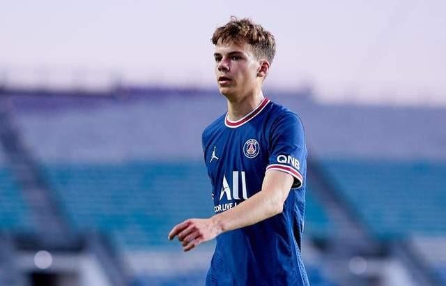 Following a late complication in the deal Sunderland managed to agree terms with PSG to sign the 19-year-old midfielder. He arrives on Wearside on an initial season-long loan deal, which includes a club option to buy.