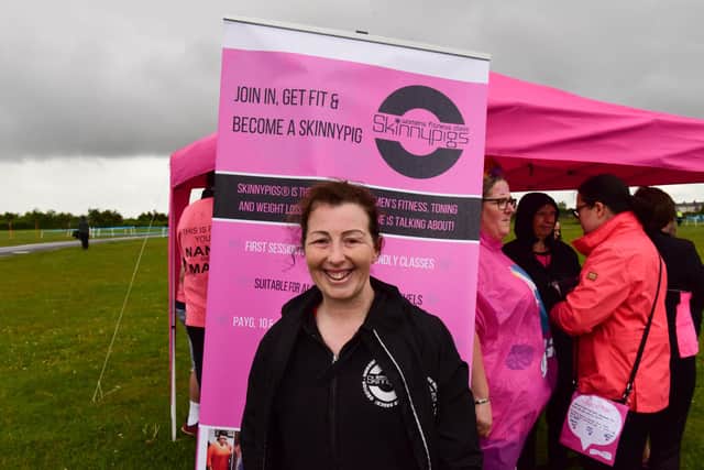 Skinnypig founder Lisa McGlyn, 45, at the start of the 3km and 5km race. Lisa was diagnosed with breast cancer 10 years ago.