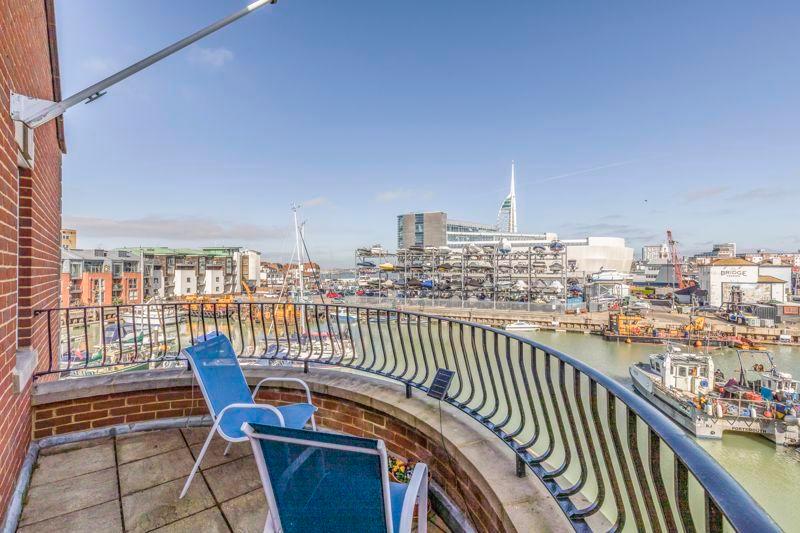 The house in Captains Row has a roof top terrace.