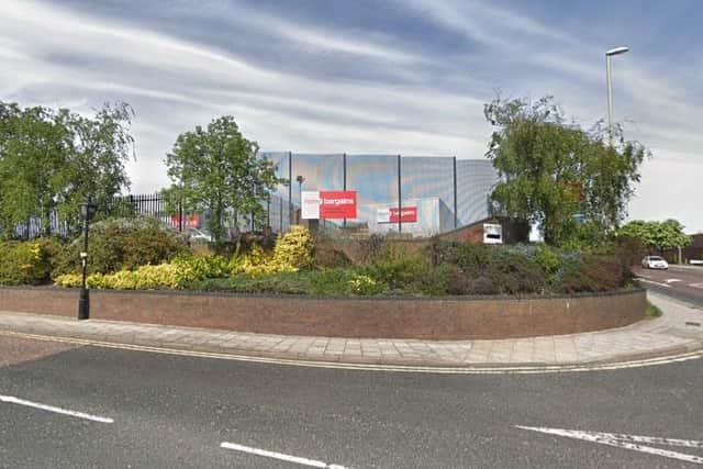Police were called to Home Bargains in South Shields following reports social distancing restrictions had been lifted.