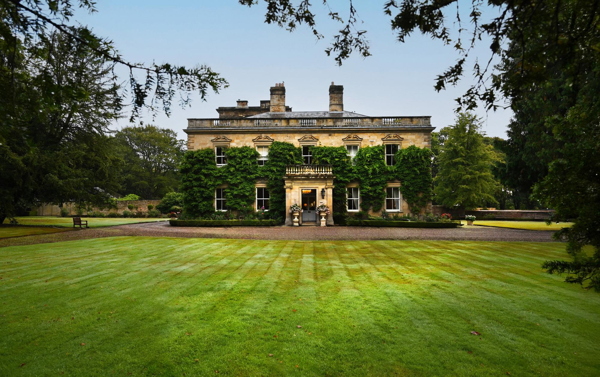 Ein bekanntes Hotel im Nordosten Englands in einem historischen ...