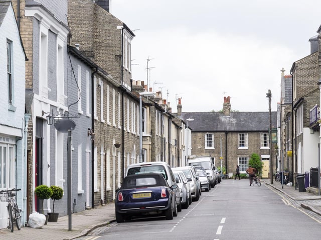 Average house price in 2000: £224,041. Average house price in 2020: £450,823. Percentage value change: 101