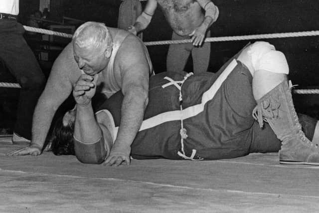 Big Daddy and Giant Haystacks in action in the 1980s.