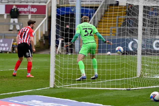 Aiden O'Brien puts Sunderland in the lead at Bristol Rovers