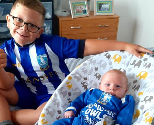 14 photos of Sheffield Wednesday kids in kits.