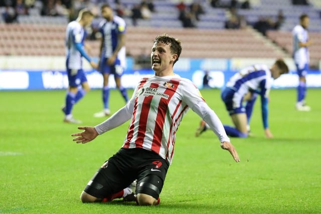 Everton will make a judgement on Broadhead during pre-season training but Sunderland still remain interested in bringing the striker back to Wearside.