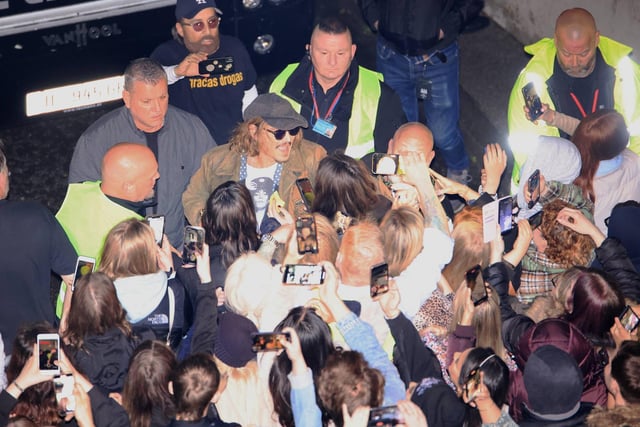 See photos of Johnny Depp greeting fans at The Sage as he joins Jeff ...