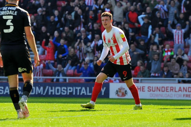 Sunderland weren’t able to sign the striker on a permanent deal this summer, yet his loan move from Everton still proved an important transfer. It’s no exaggeration to say that without Broadhead’s late goals Sunderland wouldn’t have been promoted last season. He finished the campaign with 10 league goals in 20 appearances for the Black Cats, before signing for Wigan in the summer. 9/10