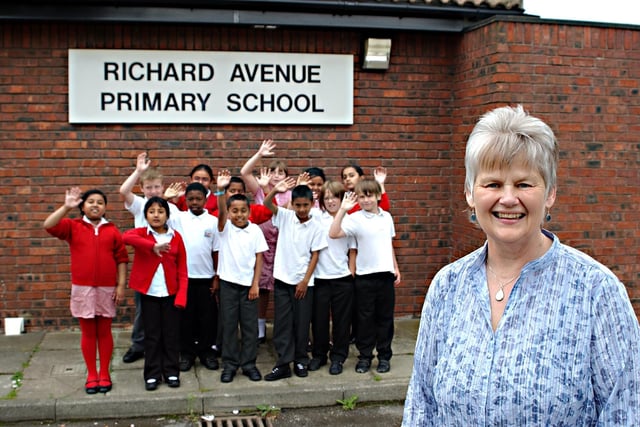 Children from Richard Avenue Primary School wave off retiring teacher, Pat Morton in 2009.