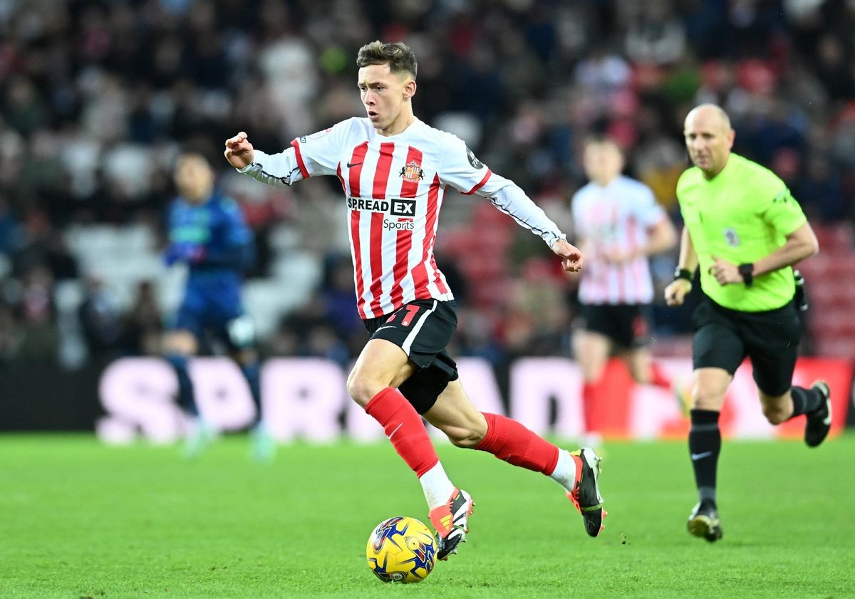 Mike Dodds sends strong transfer message to Sunderland youngster Chris Rigg ahead of summer decision