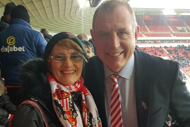 Carole Barnes alongside former SAFC player Lee Howey.
