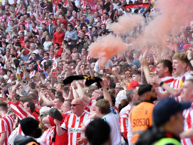 Ross Stewart's goal sends supporters wild!