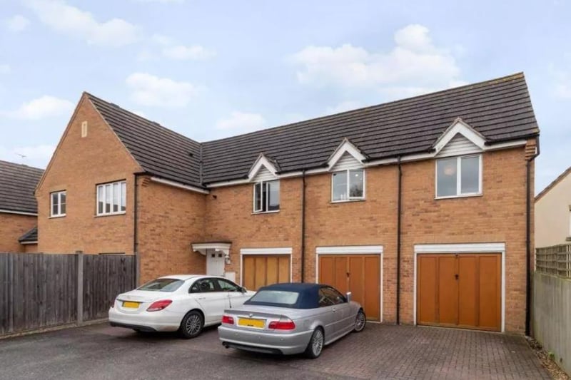 This modern coach house features two double bedrooms, fitted kitchen, lounge/dining room and is situated in a highly sought after location. Available for offers over £160,000.
