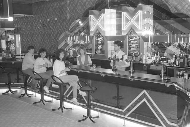 Windmills Wine Bar in March 1987. Gary Pearn called it a great bar in a 2020 post on Wearside Echoes and dozens of people gave it the thumbs-up including Stephen Johnson, 
Julie Green, Linda Sweeting, Robbie Noble, Maureen Harrison, Michael McCardle, Steve Smith and Glenda Burdon.