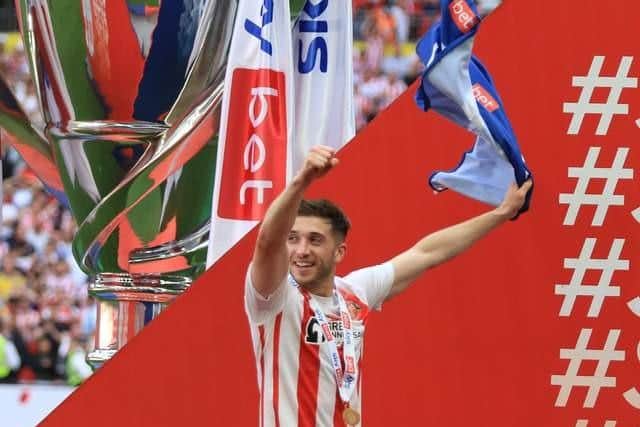 Lynden Gooch has signed a new two-year deal at Sunderland.