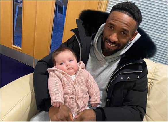 Jermain Defoe met Gracie for the first time.