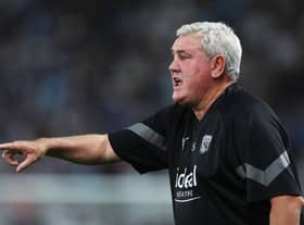 Steve Bruce, manager of West Bromwich Albion gives instructions during to the Carabao Cup Second Round match between Derby County and West Bromwich Albion at Pride Park Stadium on August 23, 2022 in Derby, England. (Photo by Matthew Lewis/Getty Images)