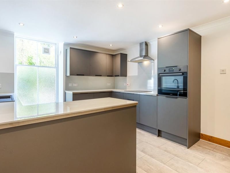 Garden level apartment - Kitchen.