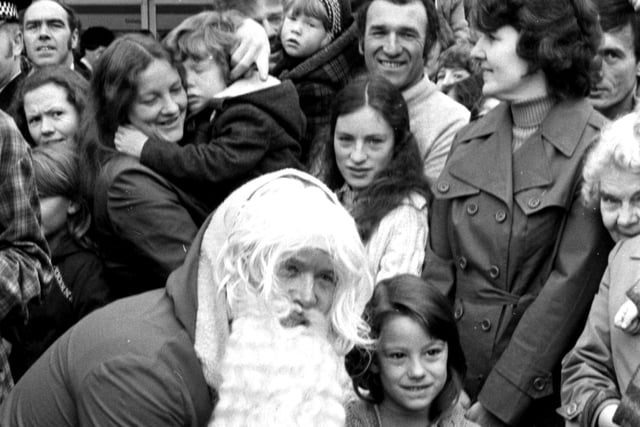Father Christmas pulled in a huge audience at the 1978 parade. before he headed off to Binns to take residence.