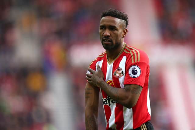 SUNDERLAND, ENGLAND - MARCH 05:  Jermain Defoe of Sunderland looks on during the Premier League match between Sunderland and Manchester City at Stadium of Light on March 5, 2017 in Sunderland, England.  (Photo by Robbie Jay Barratt - AMA/Getty Images)